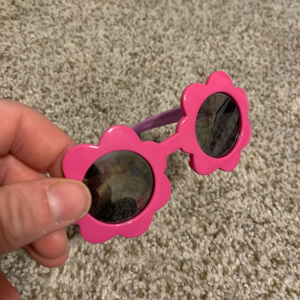 ❄️ 2 for $10 Peppa Pig Sunglasses